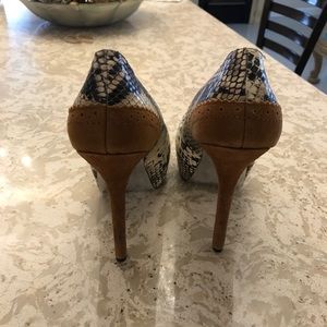 H by Halston pumps size 9
