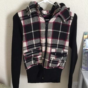 Cute jacket w/fur hood