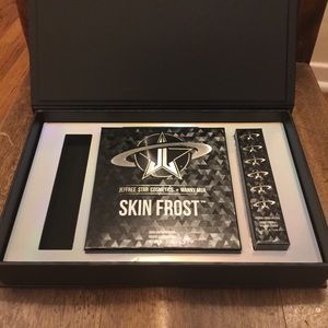 Jeffree Star X Manny MUA Makeup Set