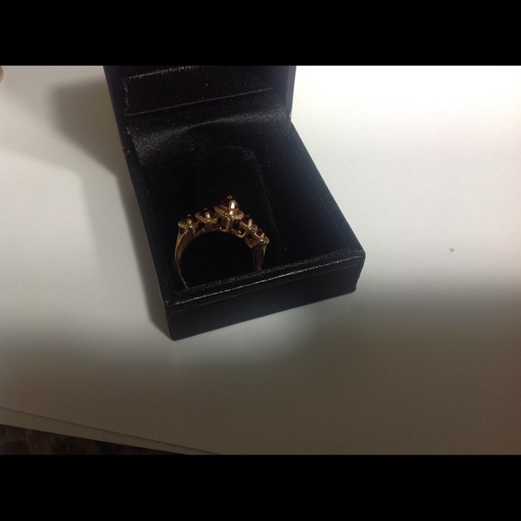 10k Rhdolite, 1.00CT, Size 6 - Picture 2 of 3