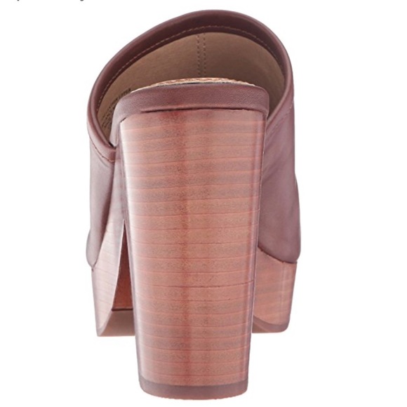 Cognac Closed Toe Leather Mule Clog - Picture 4 of 4