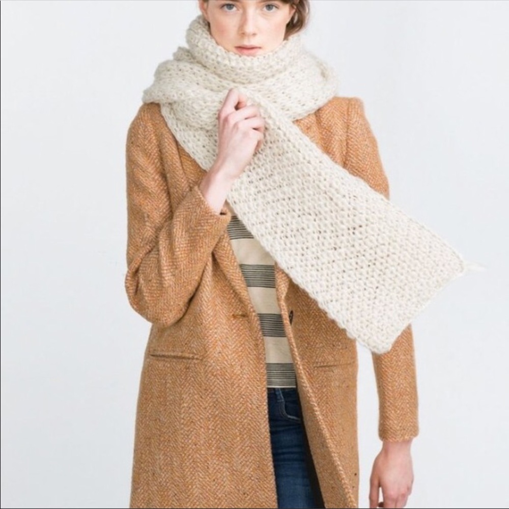 Zara White Knit Long Scarf - Picture 1 of 5