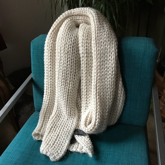 Zara White Knit Long Scarf - Picture 3 of 5