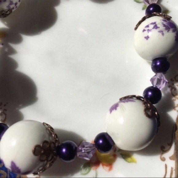 Vintage Inspired Floral Bracelet - Picture 3 of 3