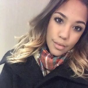 Meet your Posher, Ninia