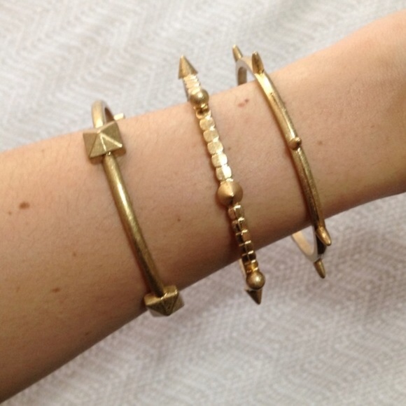 3 gold spike & pyramid bangles - Picture 2 of 2