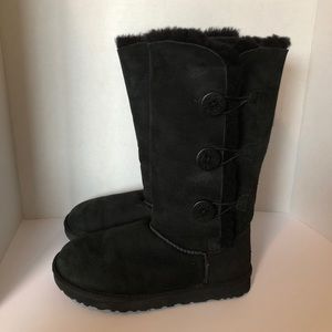 UGG Bailey button
