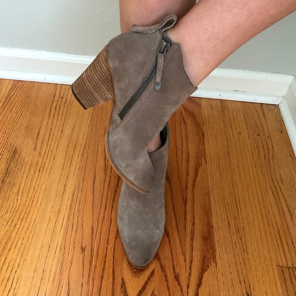 Women’s Dolce Vita Booties - Taupe - Size 9 1/2 - Picture 2 of 6