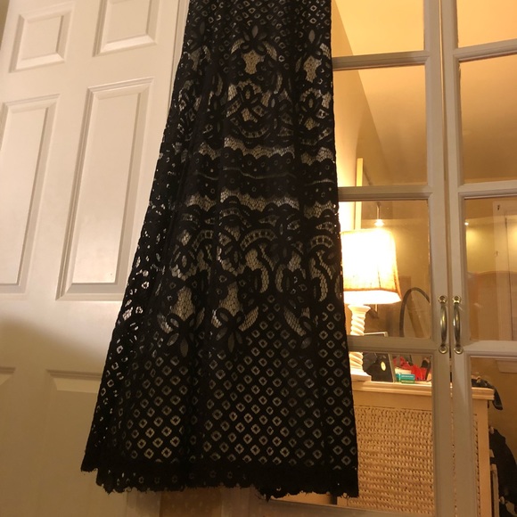 Vera Wang lace gown - Picture 4 of 4