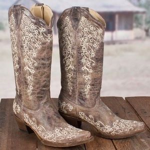 Corral embroidered “wedding” cowboy boot 6.5