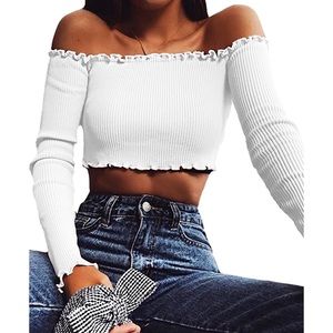 Off shoulder long sleeved crop top