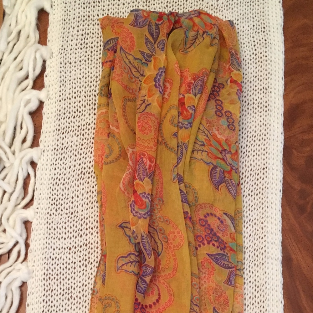 Shawl/Scarf - beautiful, flowery.