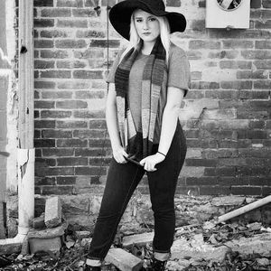 Meet your Posher, Taylor