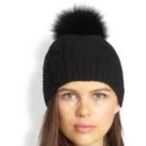 Alquimia Accessories - GIFT  PON PON BERET BEANIE HAT IN BLACK