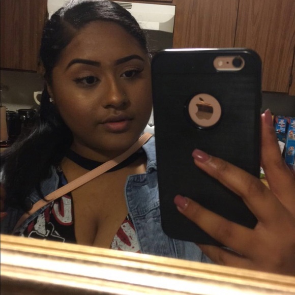 Meet your Posher, Connie - Picture 1 of 1