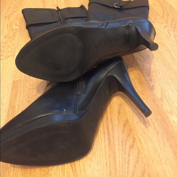 Tall Black Boots - Picture 5 of 8