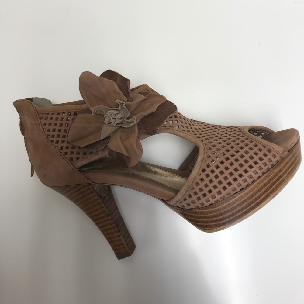 Nude heels
