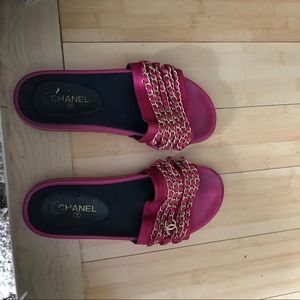 Chanel slides