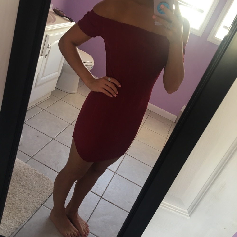 Off the shoulder dress - Picture 1 of 3