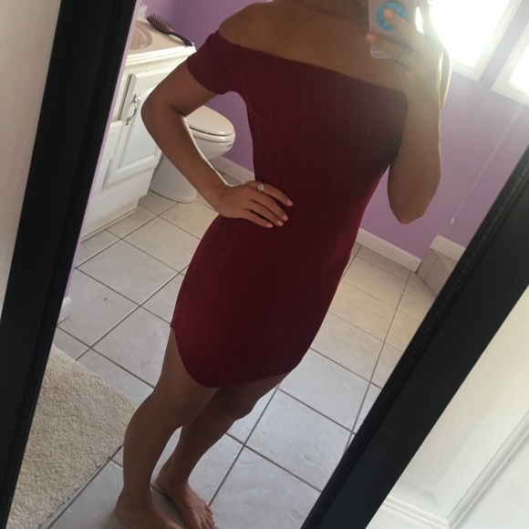 Off the shoulder dress - Picture 2 of 3