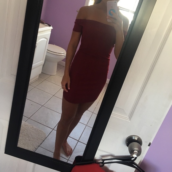 Off the shoulder dress - Picture 3 of 3