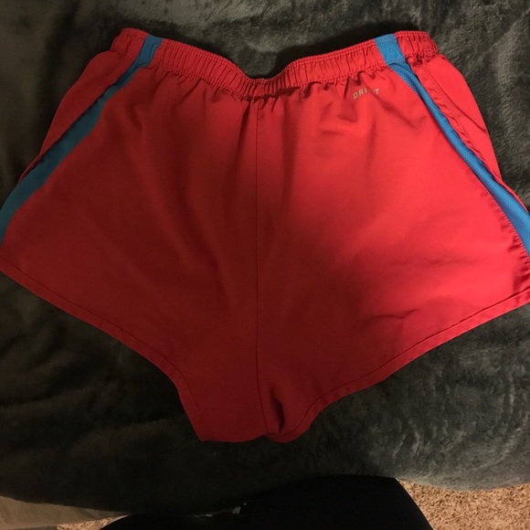 Nike Dri-Fit Shorts - Picture 2 of 4