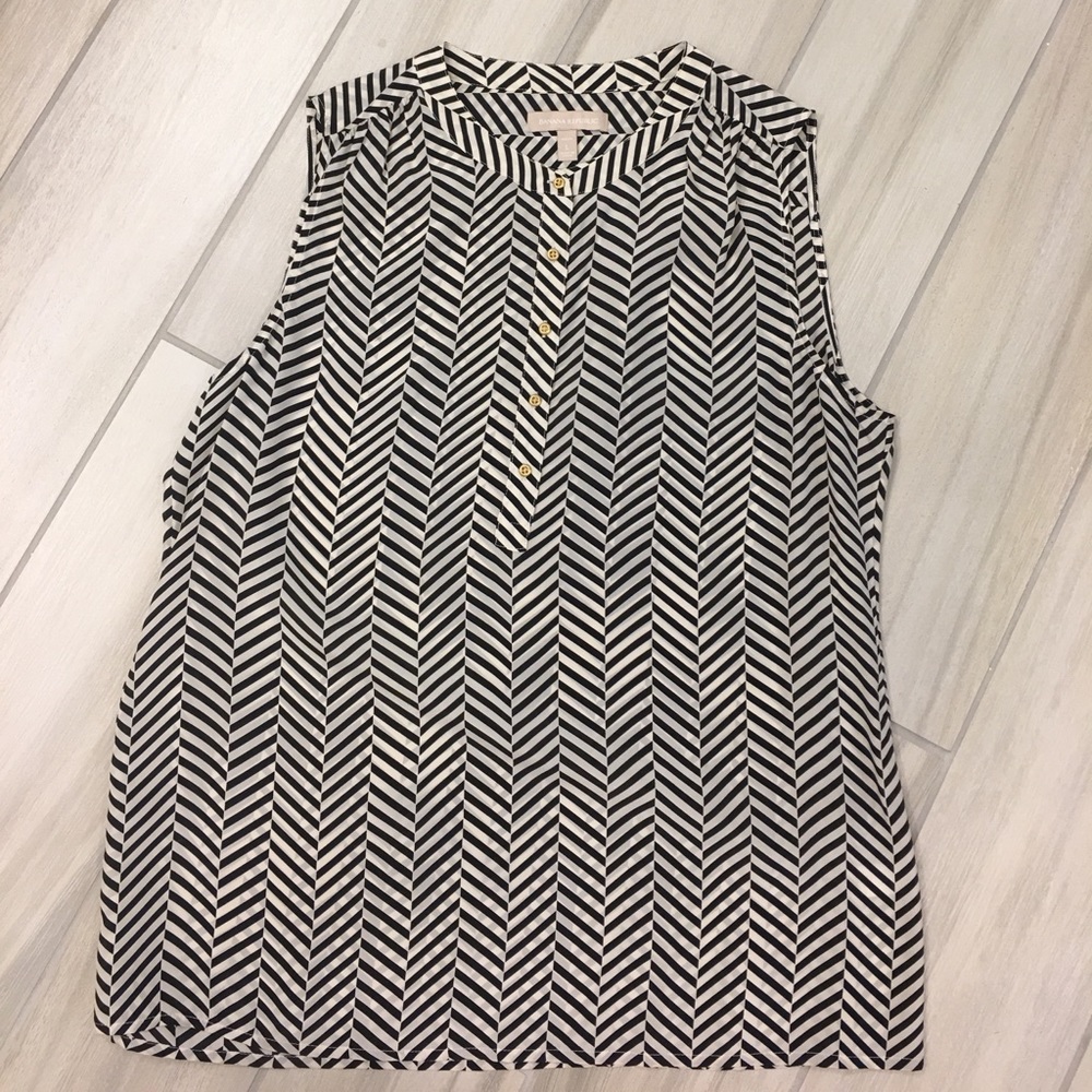 Banana Republic black and white shell