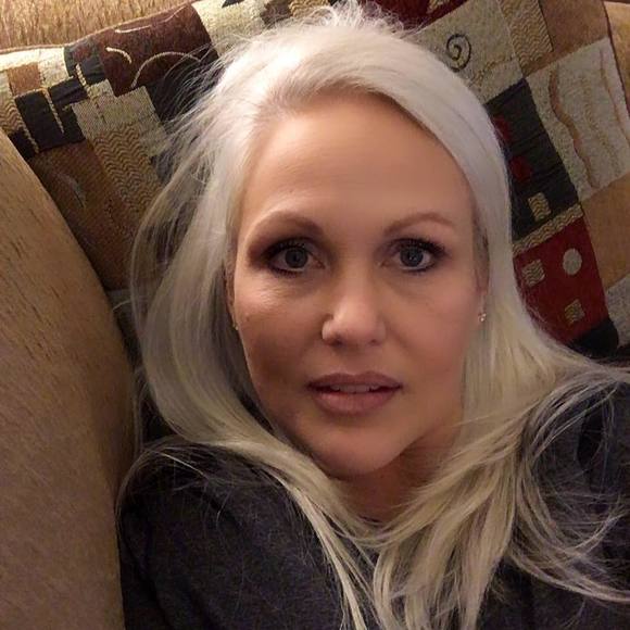 Meet your Posher, Kimberly - Picture 1 of 1