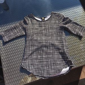 Cute black and white top