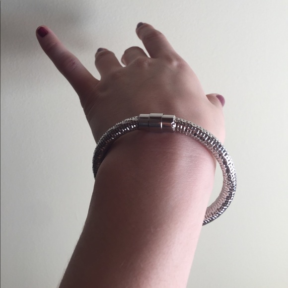 Textured silver bangle! - Picture 2 of 2