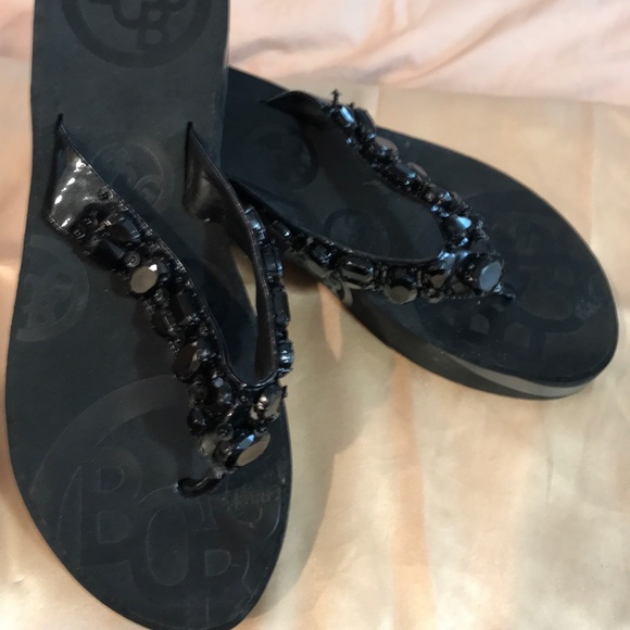 BCBG SLIP ONS - Picture 4 of 5
