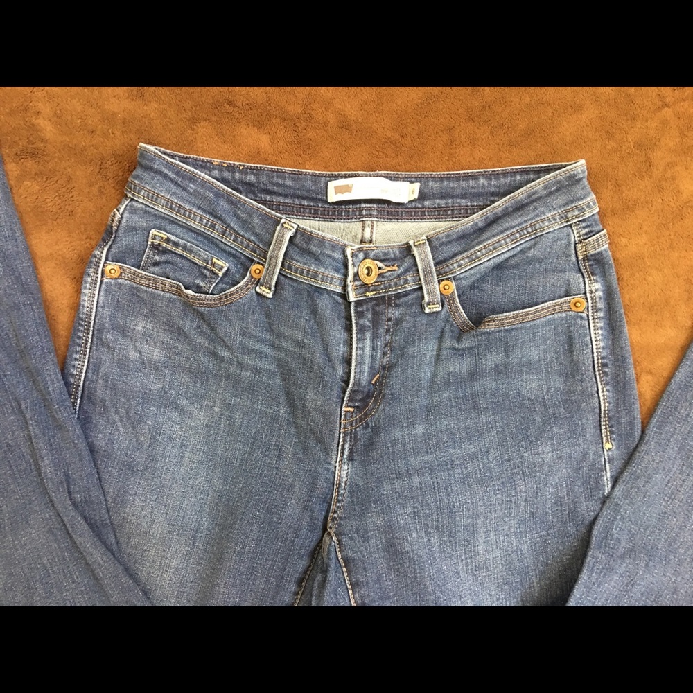 4 Pair Levi Jeans - Picture 3 of 5
