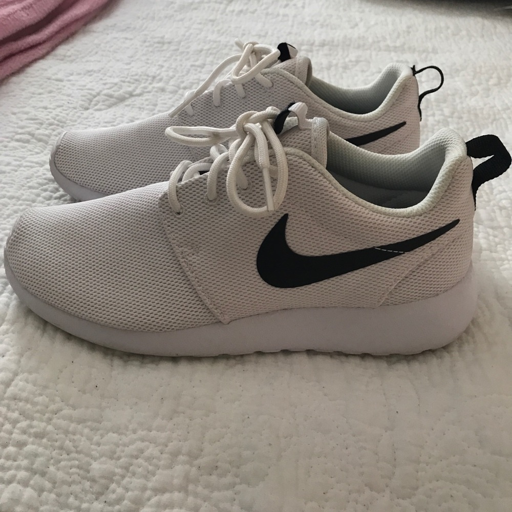 White Nike Roshes