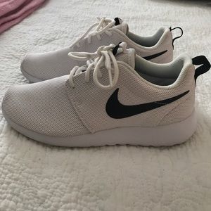 White Nike Roshes