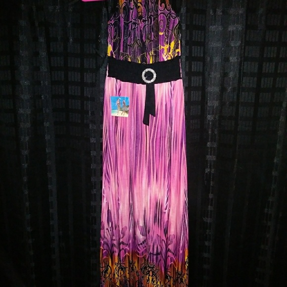 Halter top Dress NWT Size Medium - Picture 1 of 4
