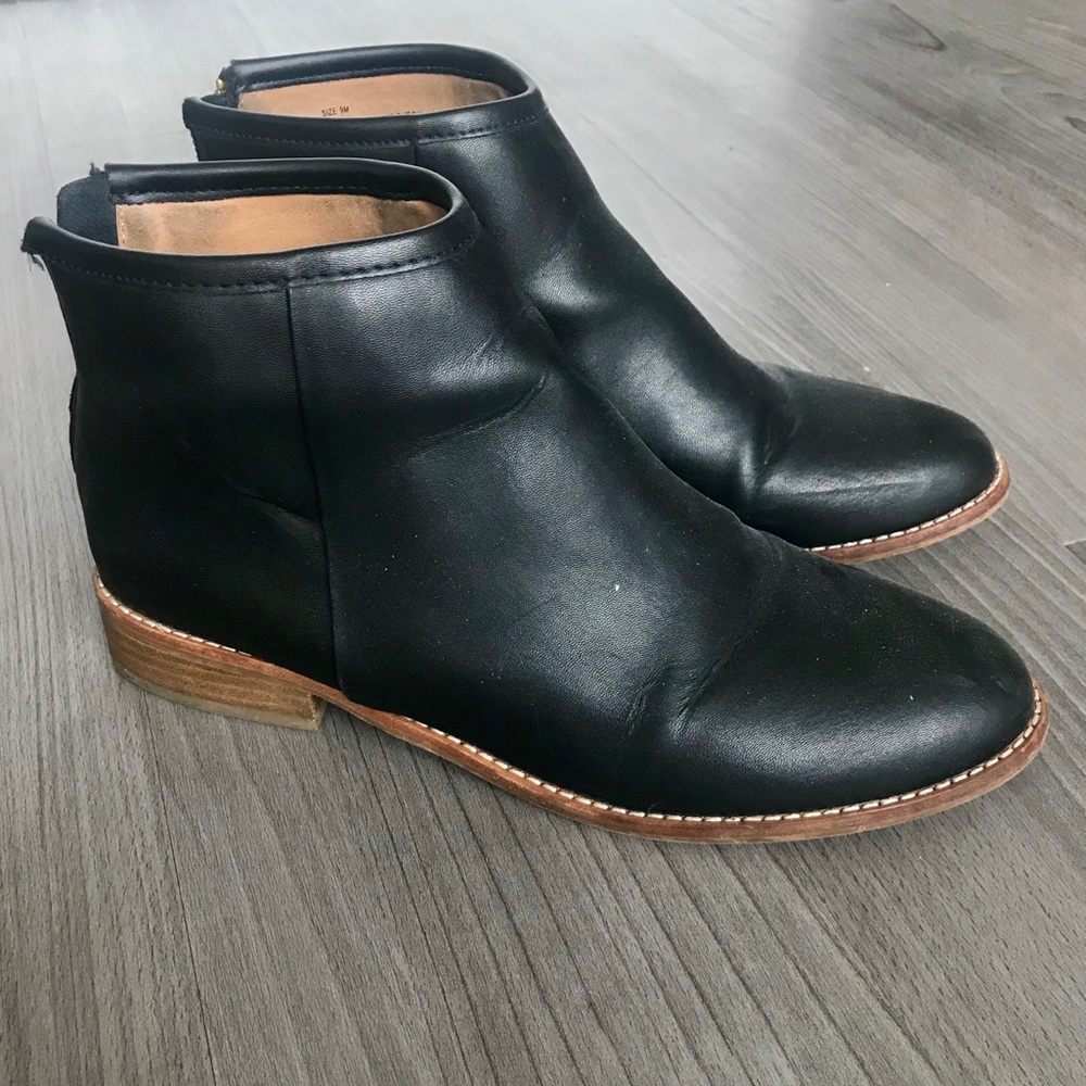 Urban Outfitters Chelsea Boot Premium Leather