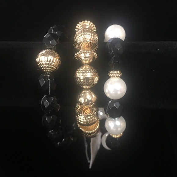 Catherine's plus sized gold stretch bracelet set - Picture 4 of 4