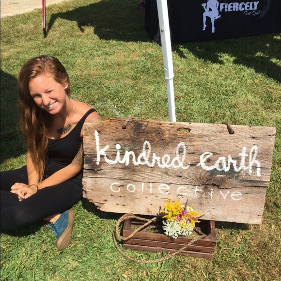 Meet your Posher, Jenna - Picture 2 of 2