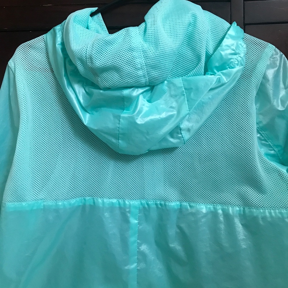 Windbreaker - Picture 3 of 4