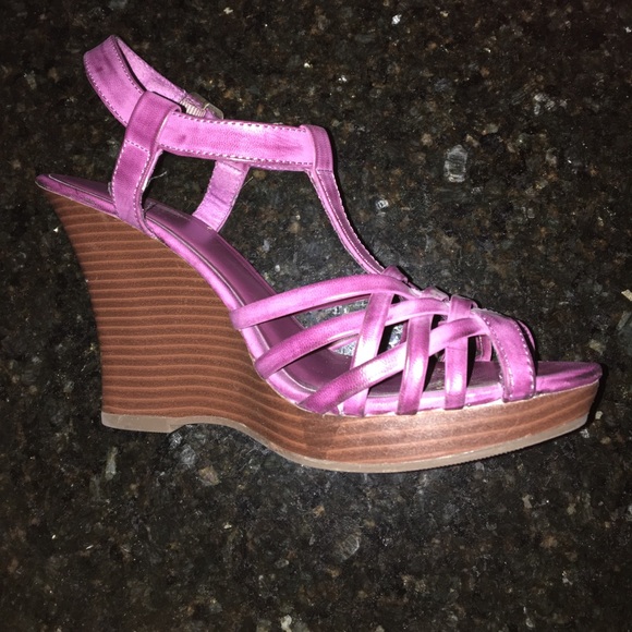 Strappy Purple wedges - Picture 2 of 3