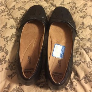 Clarks flats
