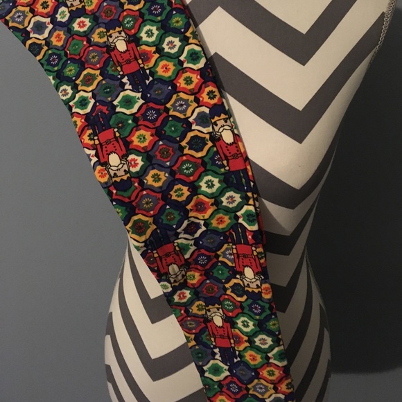 lularoe nutcracker leggings