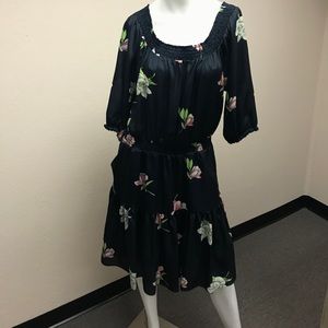 Feminine dress with pockets!!