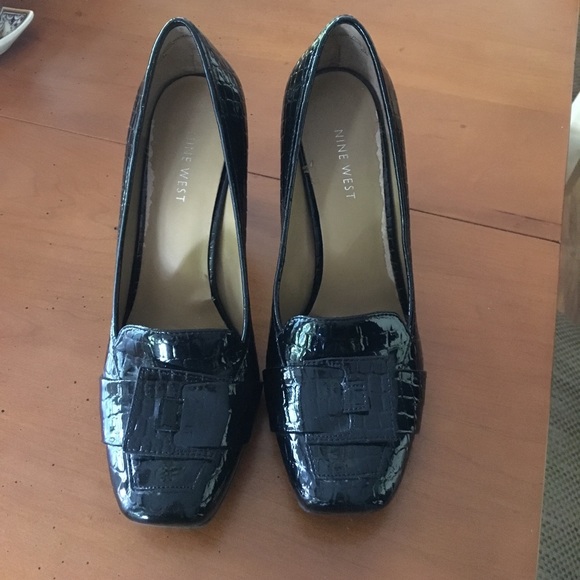 Black heels - Picture 1 of 3