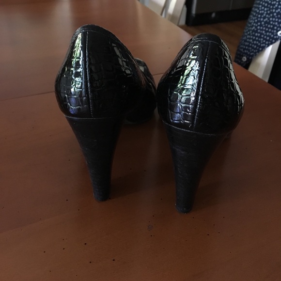 Black heels - Picture 2 of 3