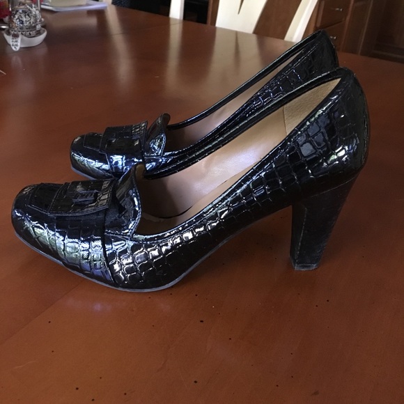 Black heels - Picture 3 of 3