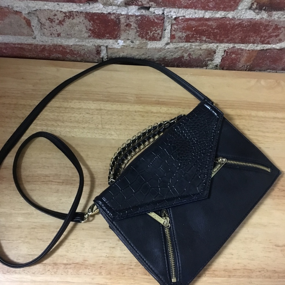 Olivia + joy NWOT purse, black gold / never used