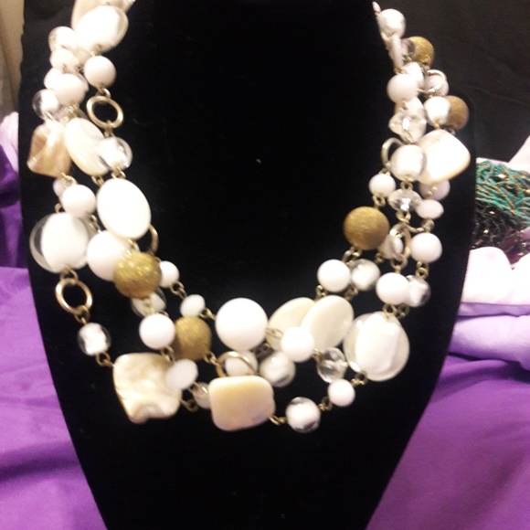 Shells, beads & stones necklace - Picture 4 of 6