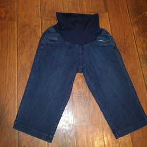 Motherhood Maternity jean capri's
