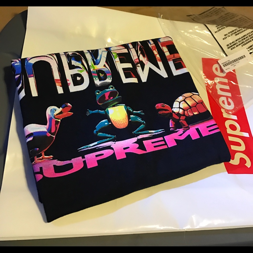 Supreme Friends Tee